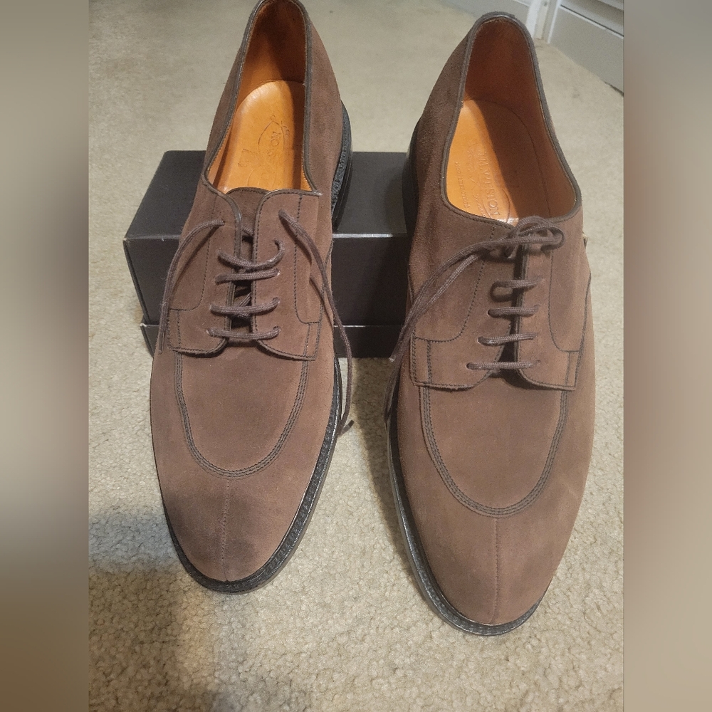 Classic Brown Oxford Shoes with Suede Finish